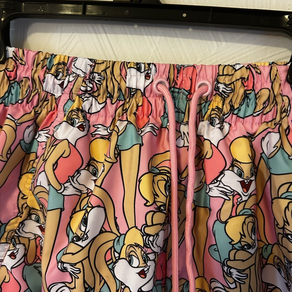 Looney Tunes Pink Lined Short Juniors Sz M - Picture 3 of 6